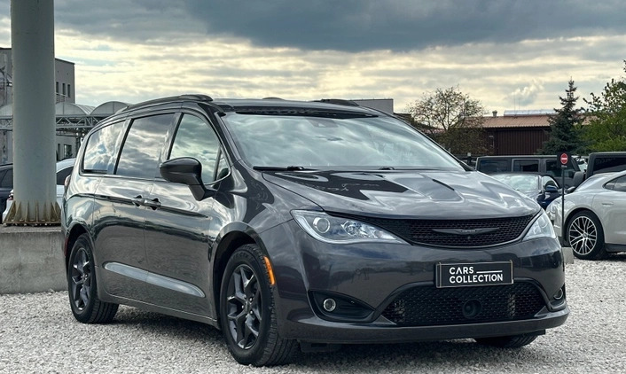 Chrysler Pacifica cena 129900 przebieg: 123703, rok produkcji 2018 z Kwidzyn małe 232